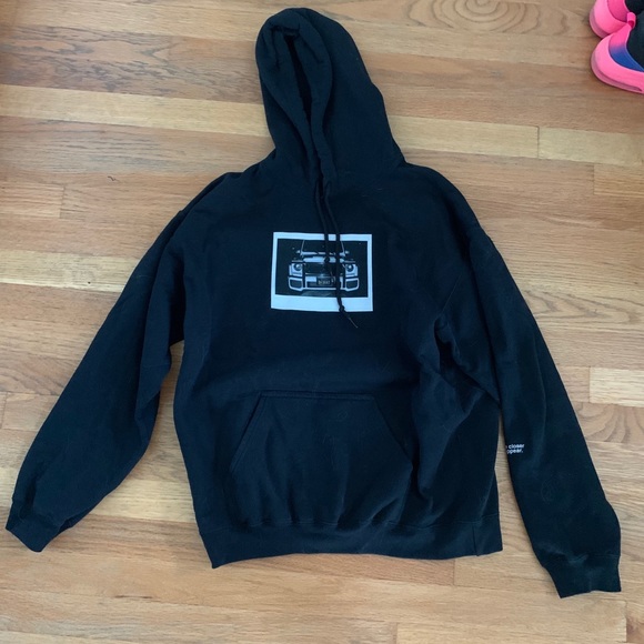 Tops - Beverly Hills brat sweatshirt